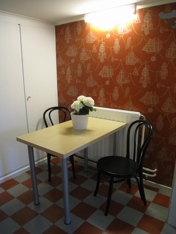 Accommodation For 2 In The Center City Of Lysekil Exterior photo