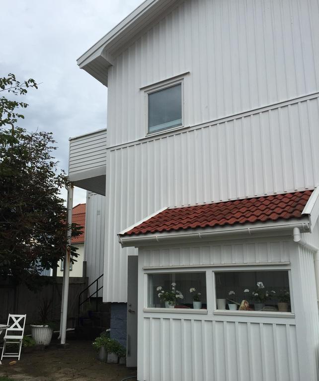 Accommodation For 2 In The Center City Of Lysekil Exterior photo