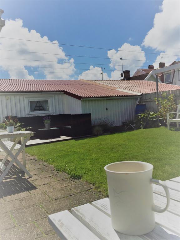 Accommodation For 2 In The Center City Of Lysekil Exterior photo